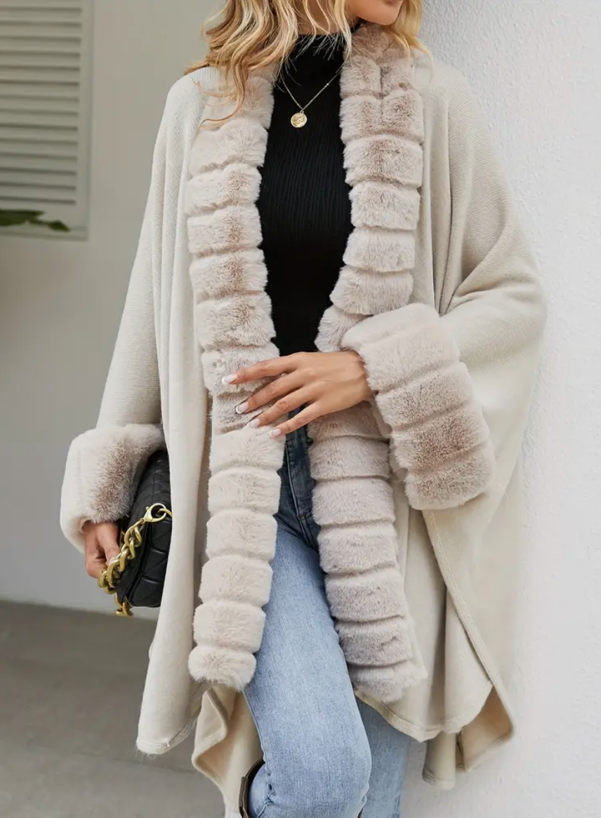 🧥 Poncho Donna - Eleganza Invernale con Finiture in Eco-Pelliccia